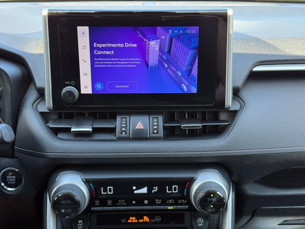 Used 2023  Toyota XLE Premium image 30