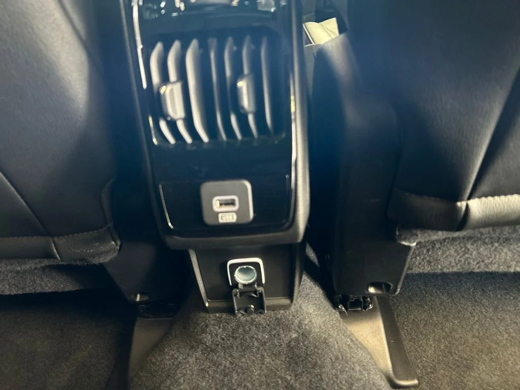 Used 2025 Blue Jeep Latitude image 30