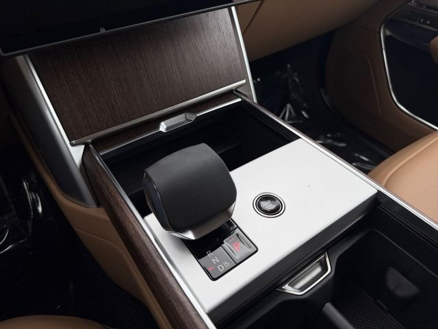 New 2026 Belgravia Green Land Rover SE image 24