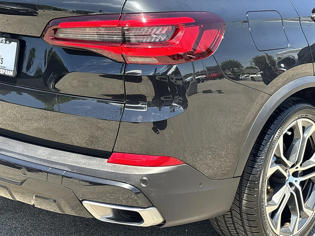 Used 2023 Black Sapphire Metallic BMW xDrive40i image 5