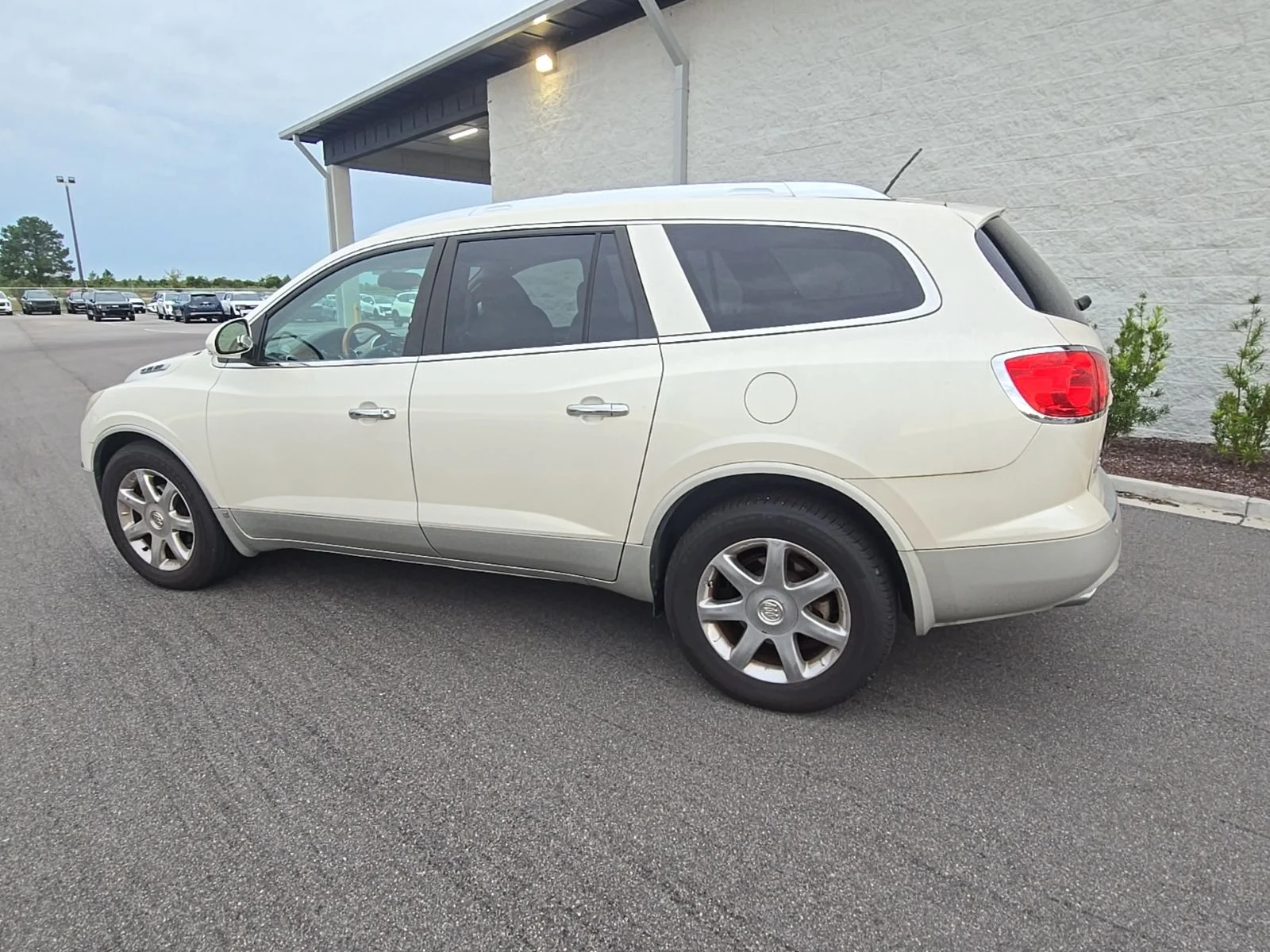 Used 2008 White Diamond Clearcoat Buick CXL image 5