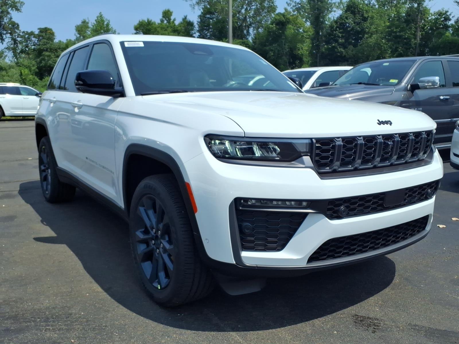 New 2026 Bright White Clear-Coat Exterior Paint Jeep  image 3
