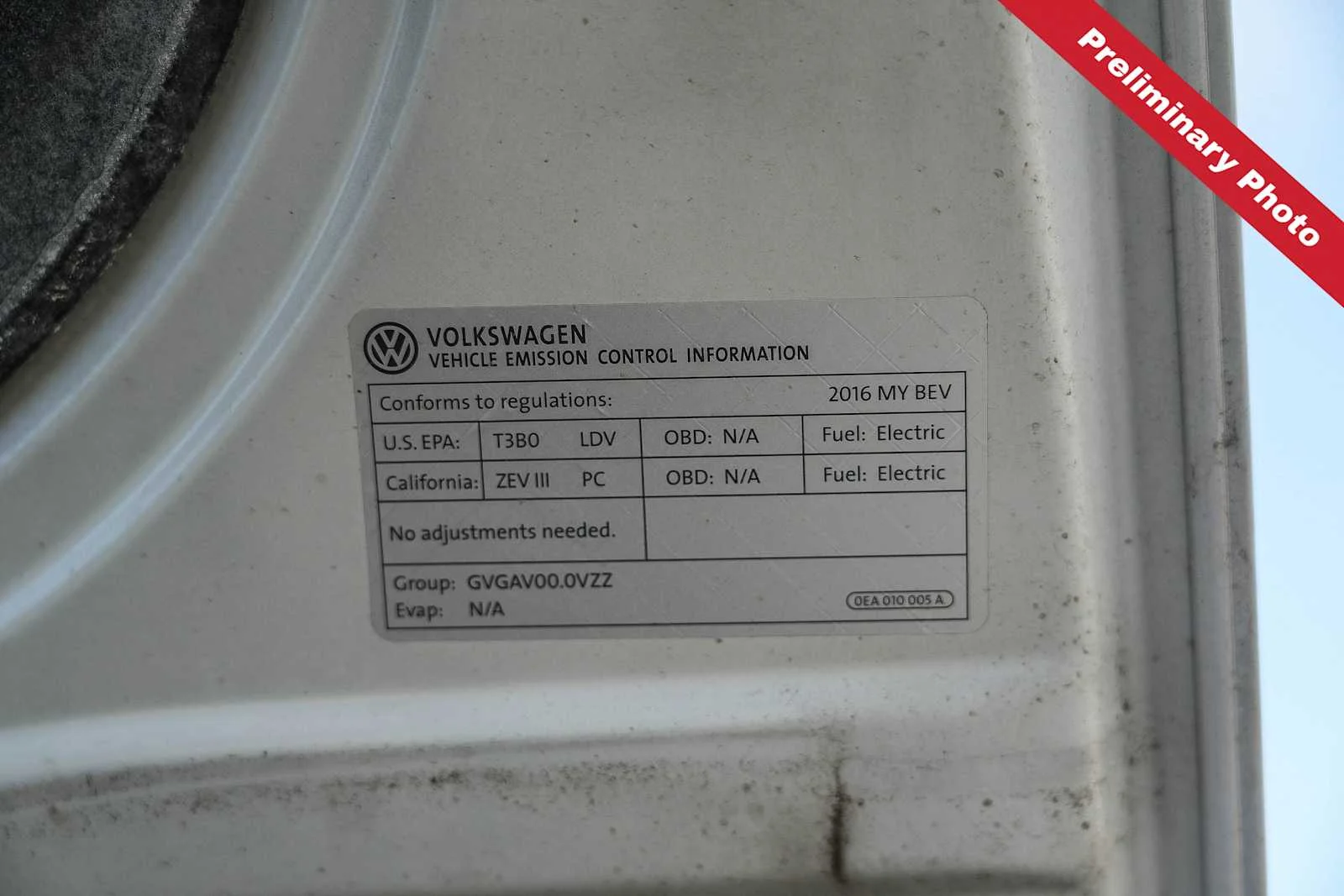 Used 2016 White Volkswagen SE image 21