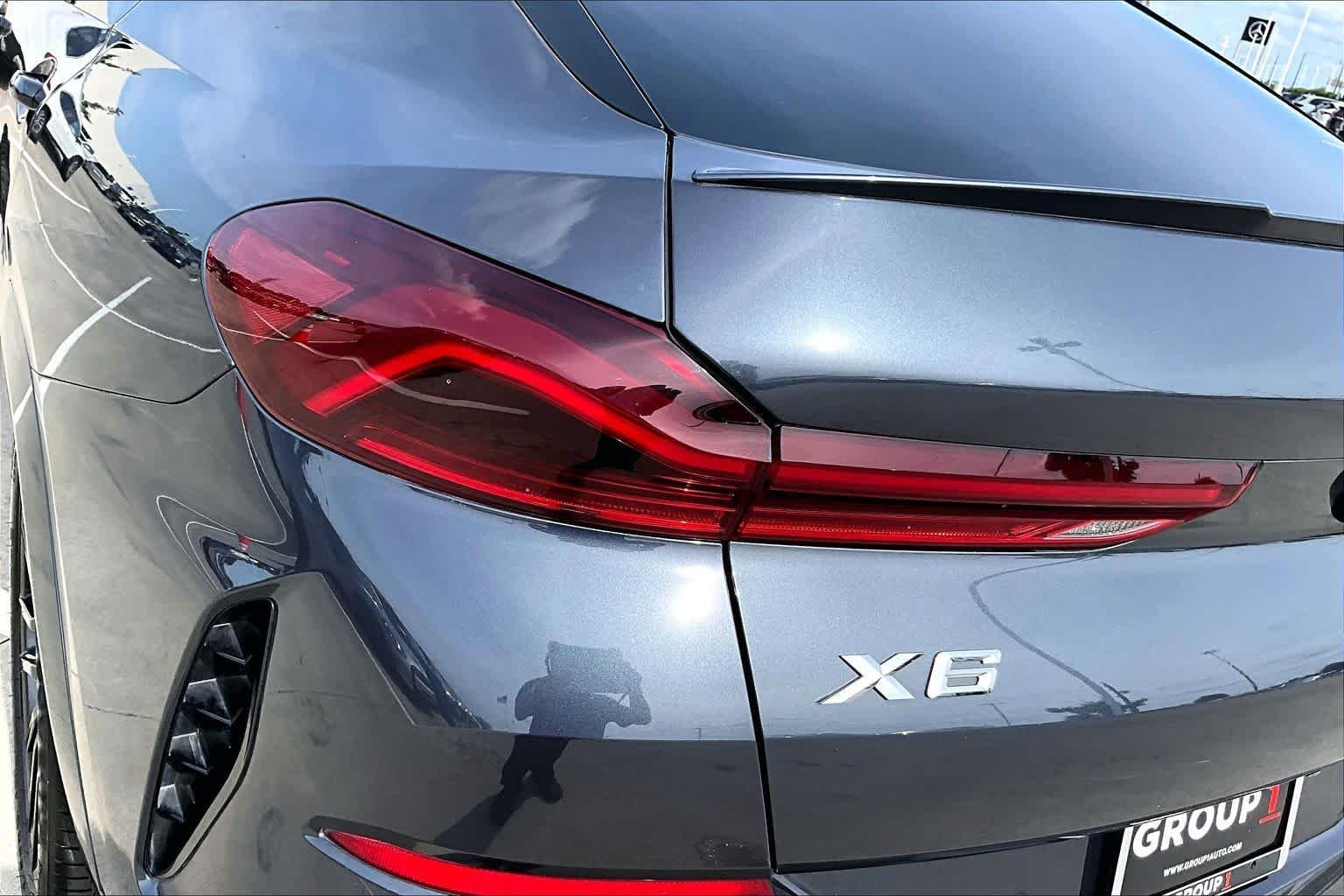 Used 2021 Arctic Gray Metallic BMW xDrive40i image 28