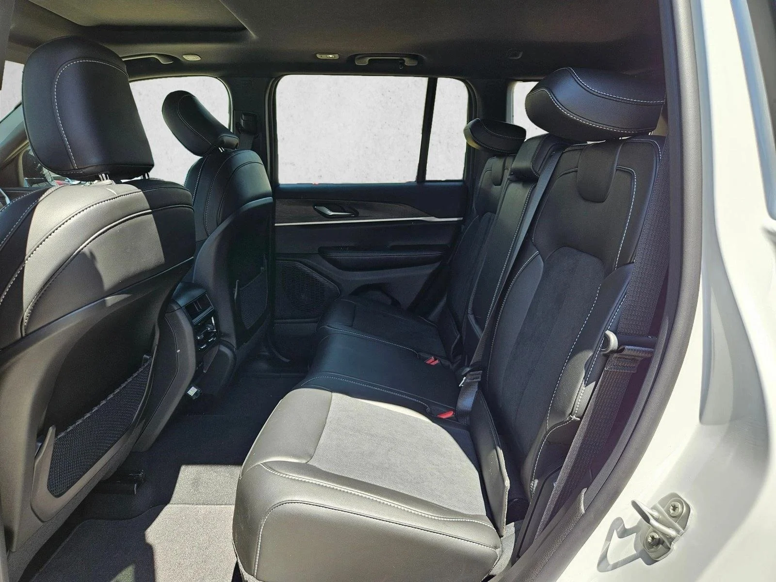 New 2026 Bright White Clearcoat Jeep Laredo Altitude image 12