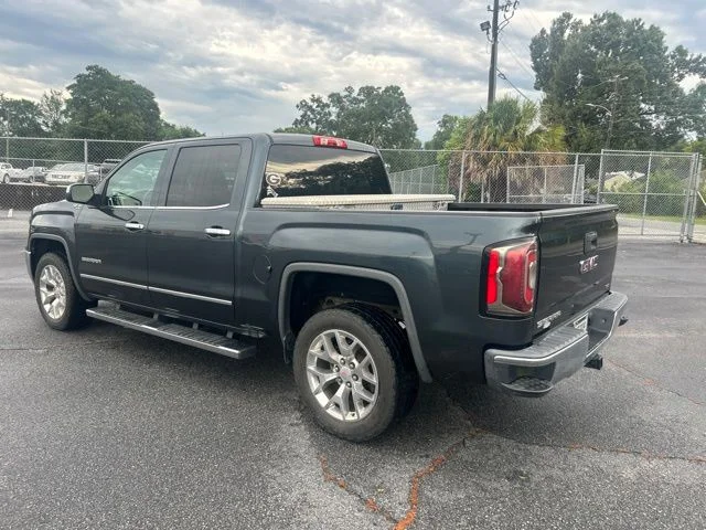 Used 2018 Gray GMC SLT image 3