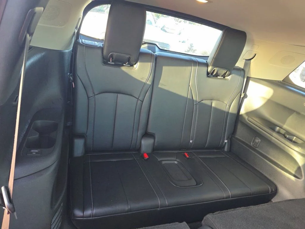 Certified Used 2024 Graphite Shadow INFINITI LUXE image 25