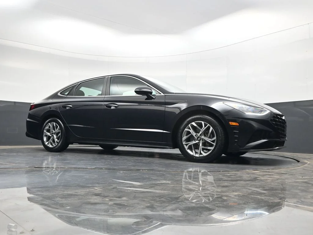 Used 2023 Blue Hyundai SEL image 29
