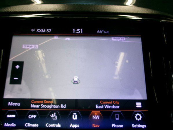 Used 2020 Diamond Black Crystal Pearlcoat Jeep Overland image 9