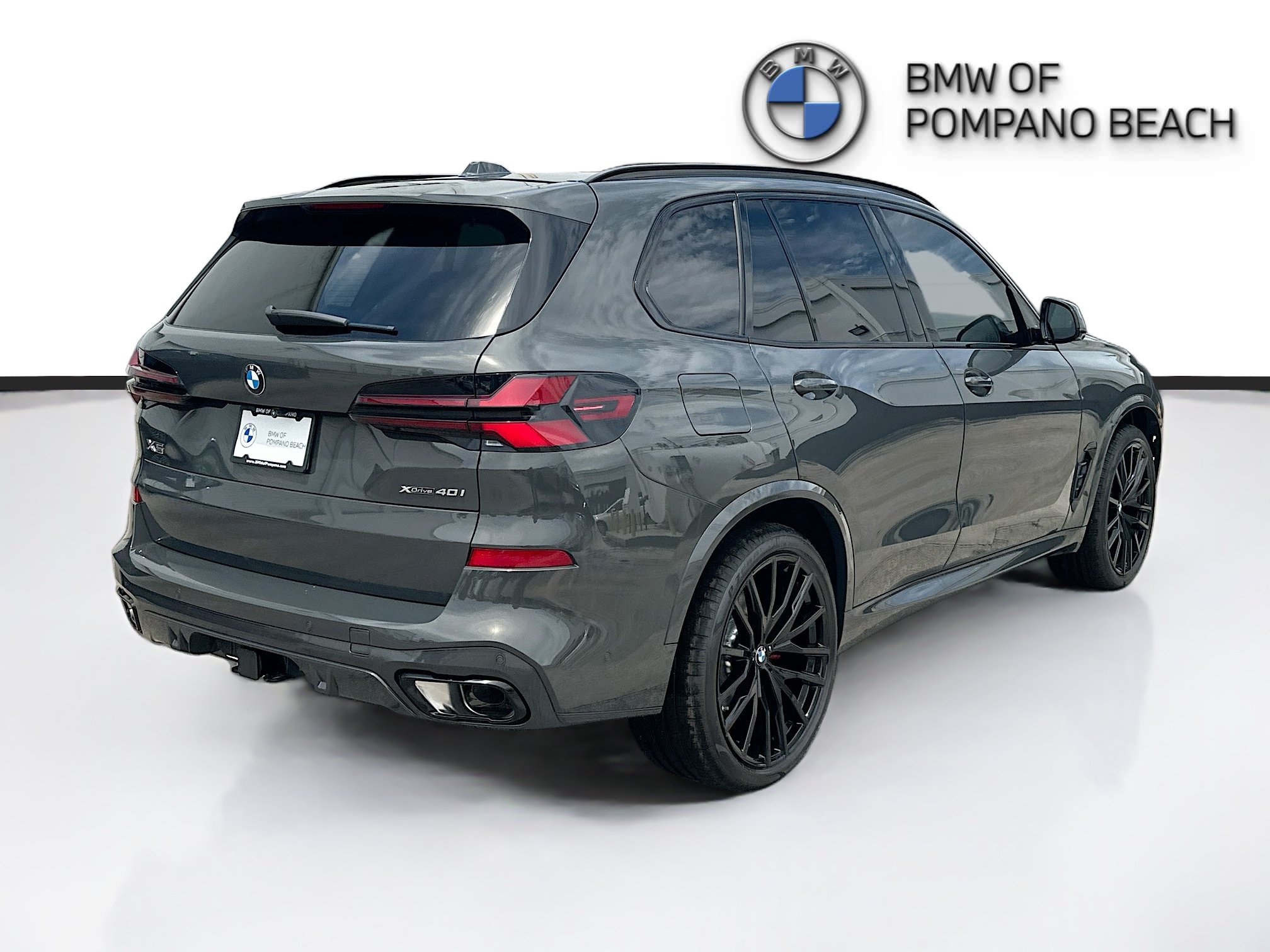 New 2026 Dravit Grey Metallic BMW xDrive40i image 6