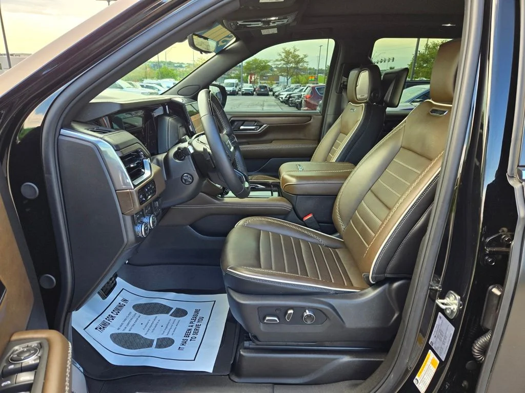 Used 2026 Black GMC Denali Ultimate image 17