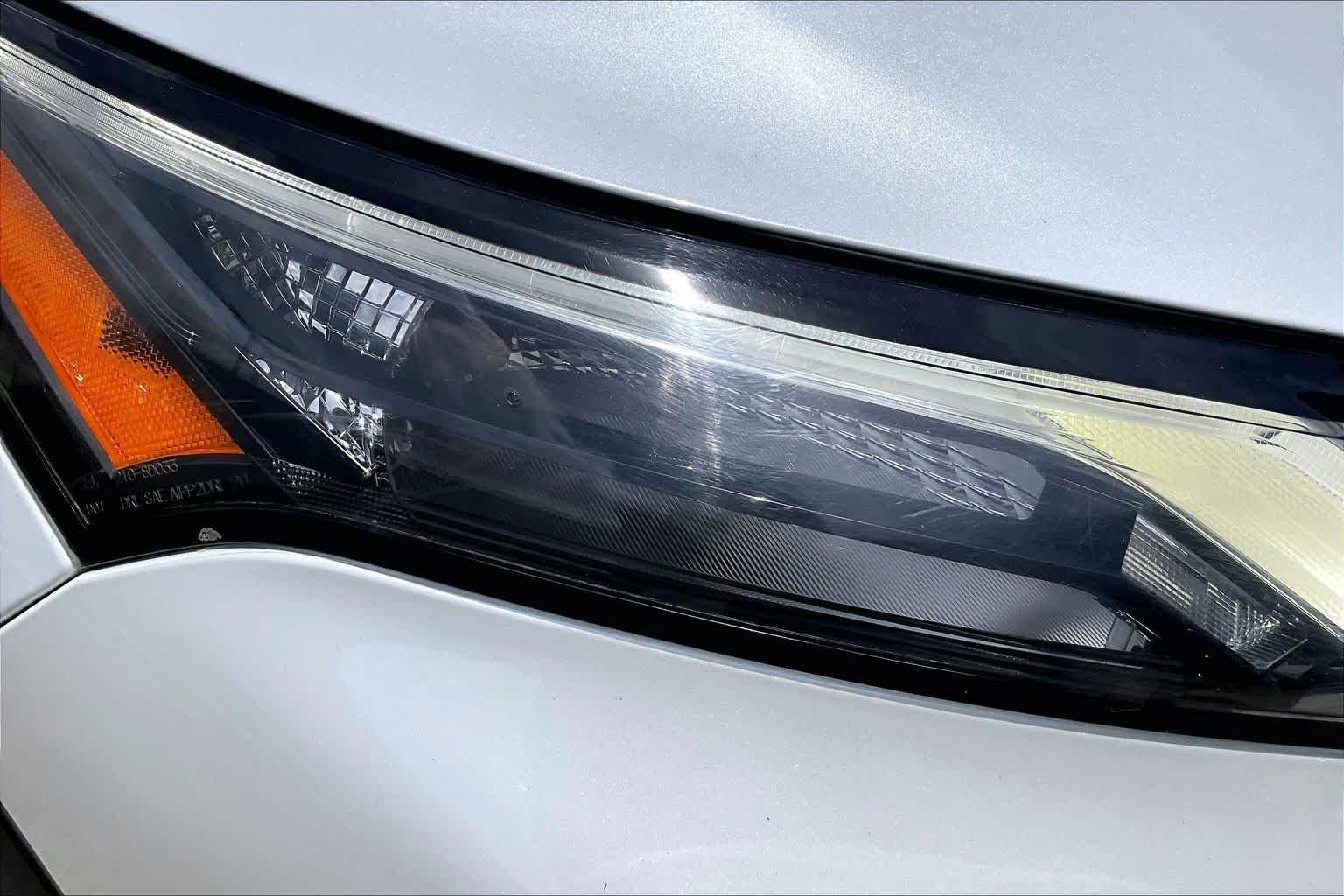 Used 2024 Everest White Pearl Nissan SV image 27