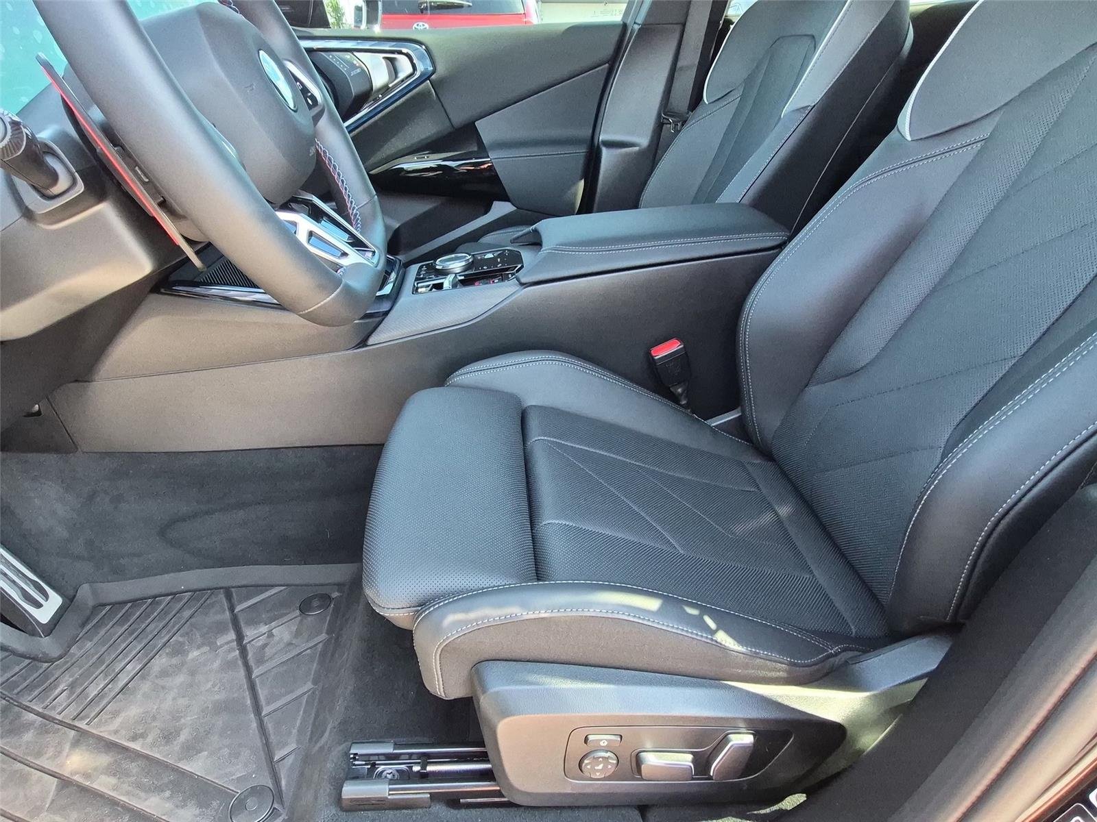 Used 2026 Black Sapphire Metallic BMW M50 xDrive image 17
