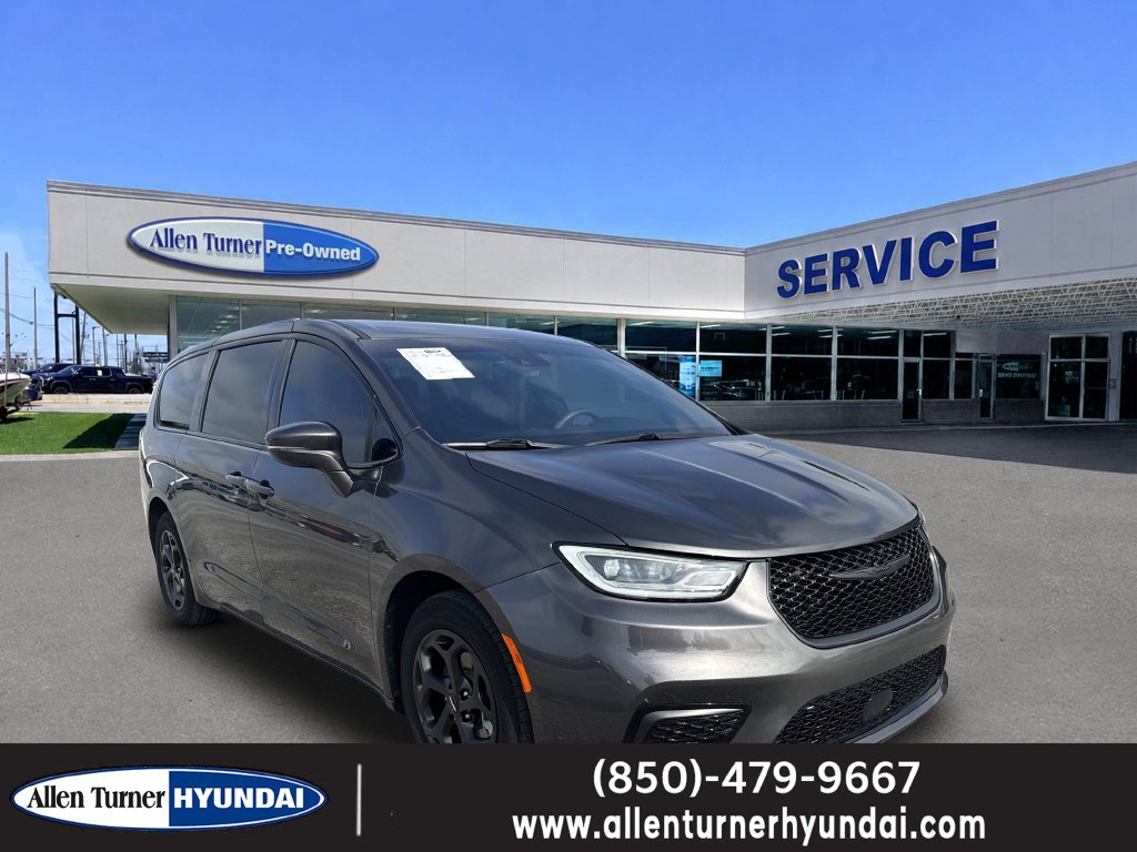 Used 2022 Granite Crystal Metallic Clearcoat Chrysler Touring L image 1