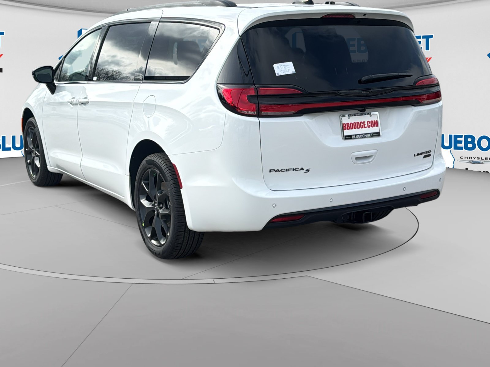 2026 Chrysler Pacifica Limited - Photo 7