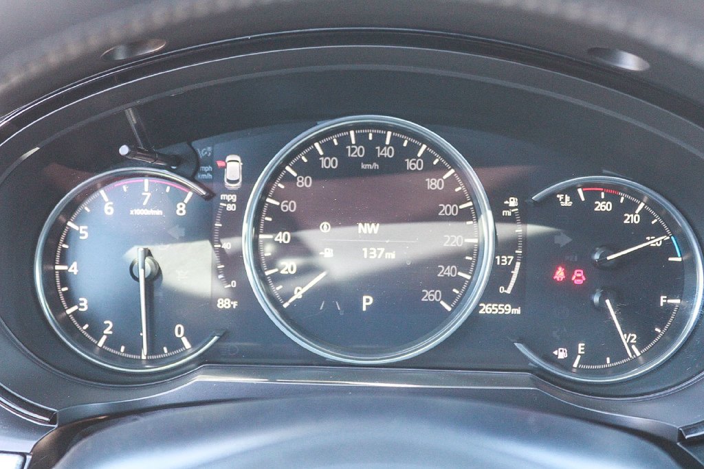 Used 2023 White Mazda Signature image 23