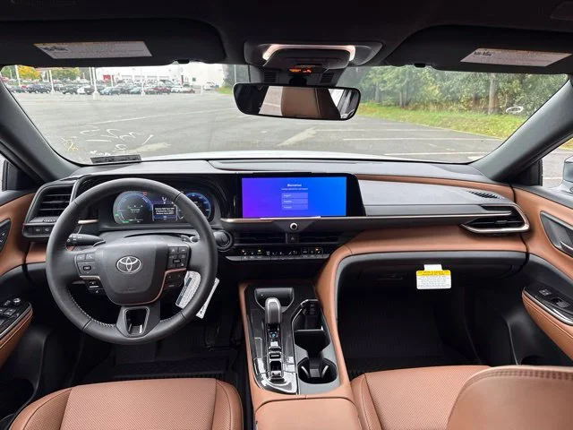 New 2026 Oxygen White Toyota XLE image 17
