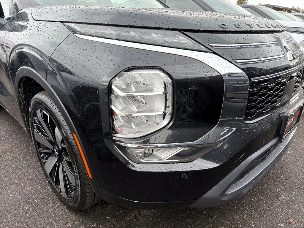 New 2026 Black Diamond Mitsubishi SEL image 10