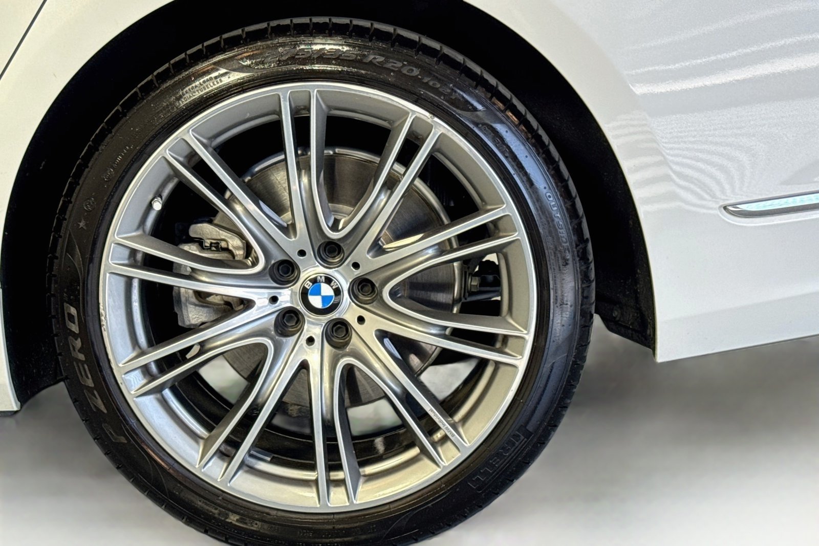 Used 2020 Mineral White Metallic BMW 740i image 30