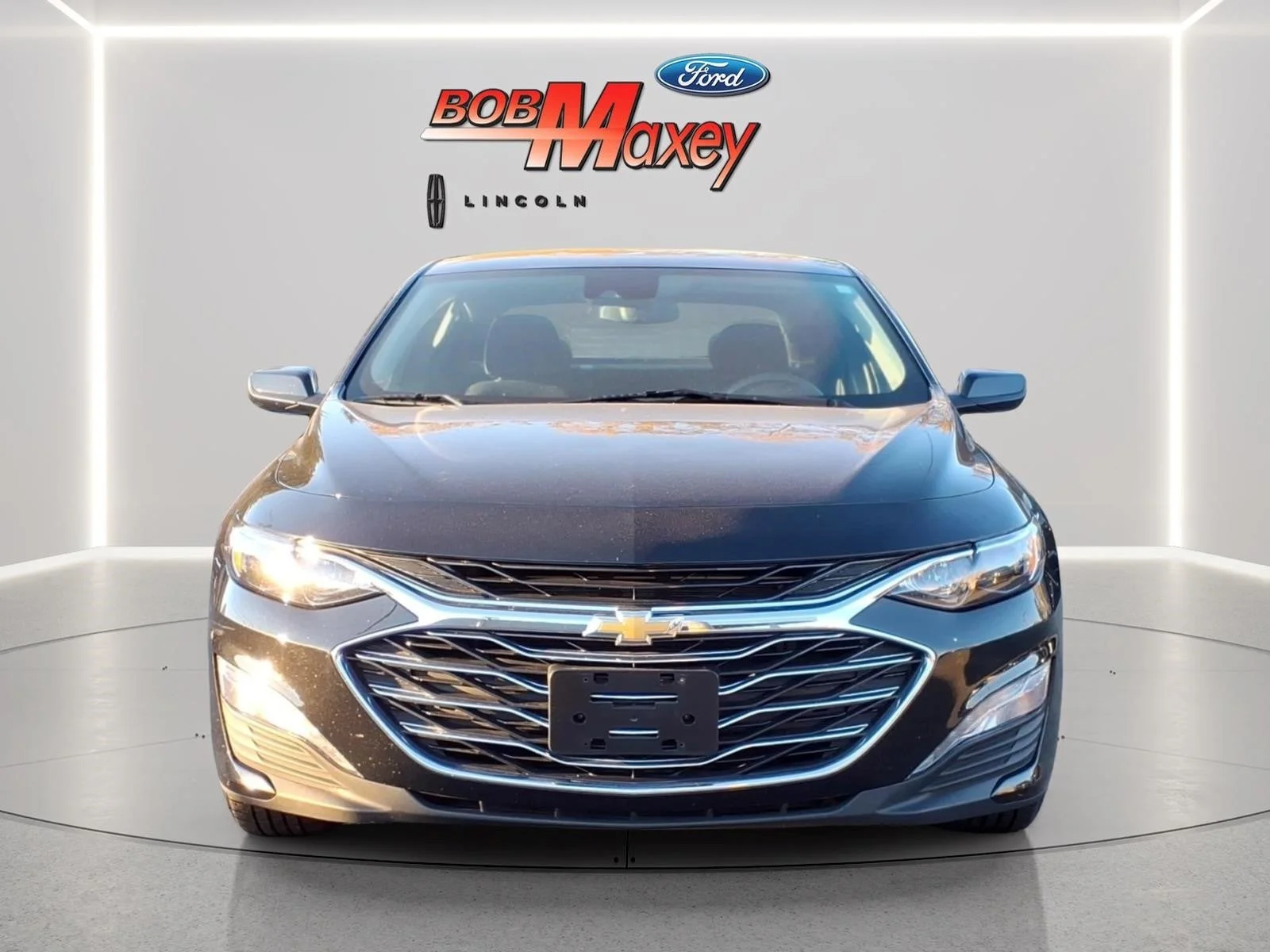 Used 2025 Mosaic Black Metallic Chevrolet LT 1LT image 2