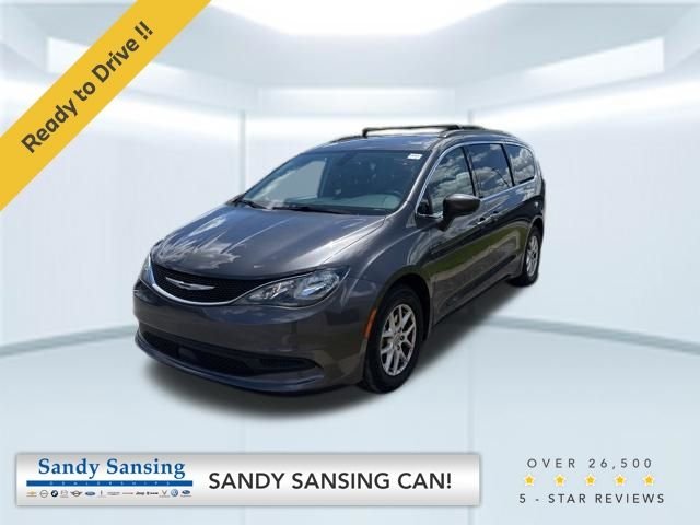 2021 Chrysler Voyager LXI's photo