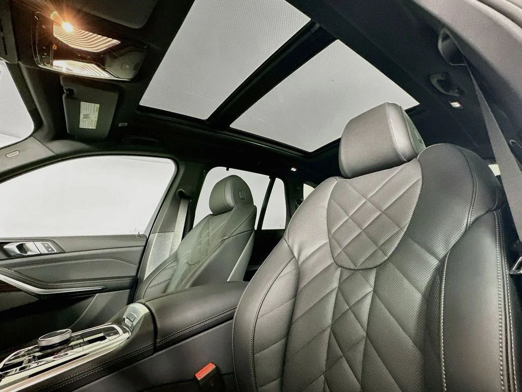 New 2026 Alpine White BMW xDrive40i image 16
