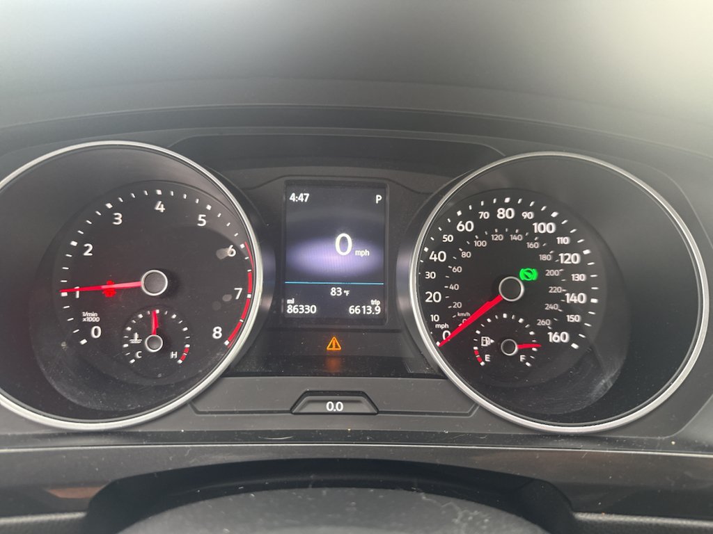 Used 2018 Platinum Gray Metallic Volkswagen SE image 1