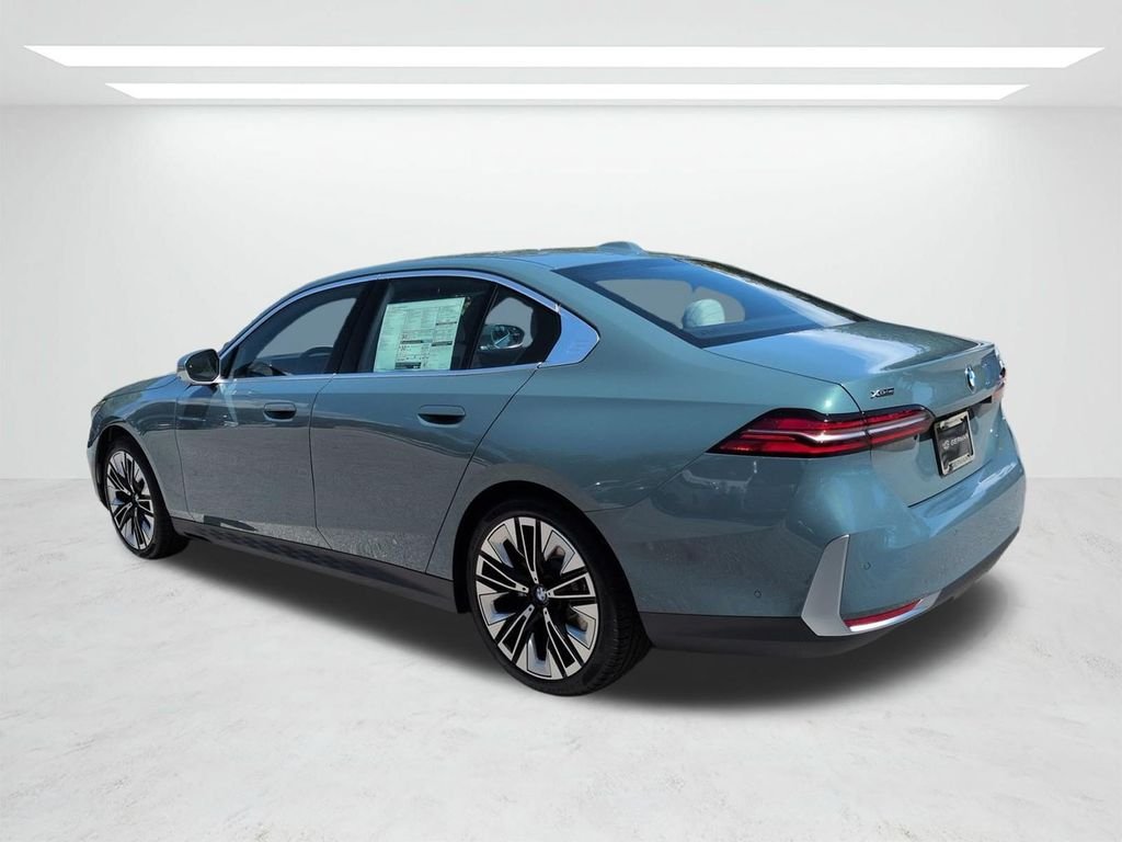 New 2027 Cape York Green Metallic BMW 530i xDrive image 6