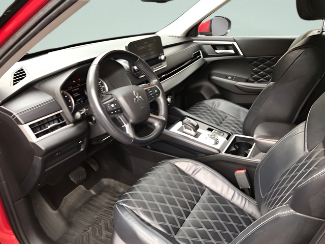 Used 2022 Red Mitsubishi SEL image 11