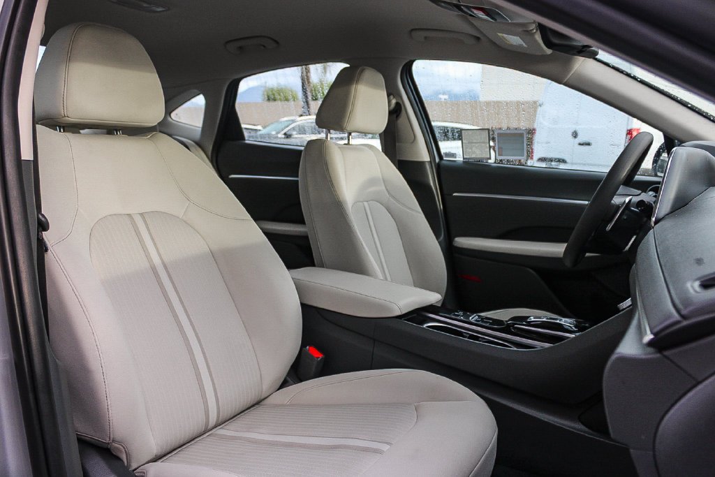 Certified Used 2023 Silver Hyundai Blue image 18