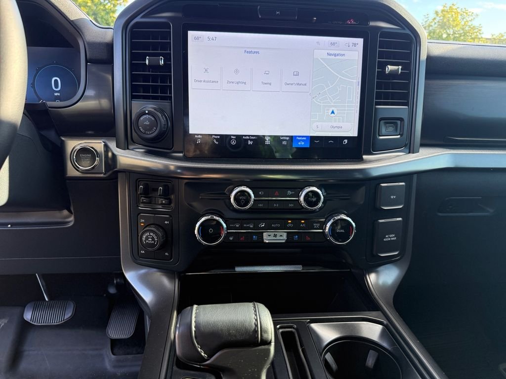 Used 2025  Ford Lariat image 16
