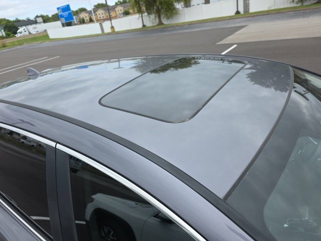 Used 2021 Silver Honda EX-L image 8