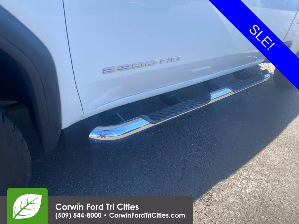 Used 2022 Summit White GMC SLE image 8