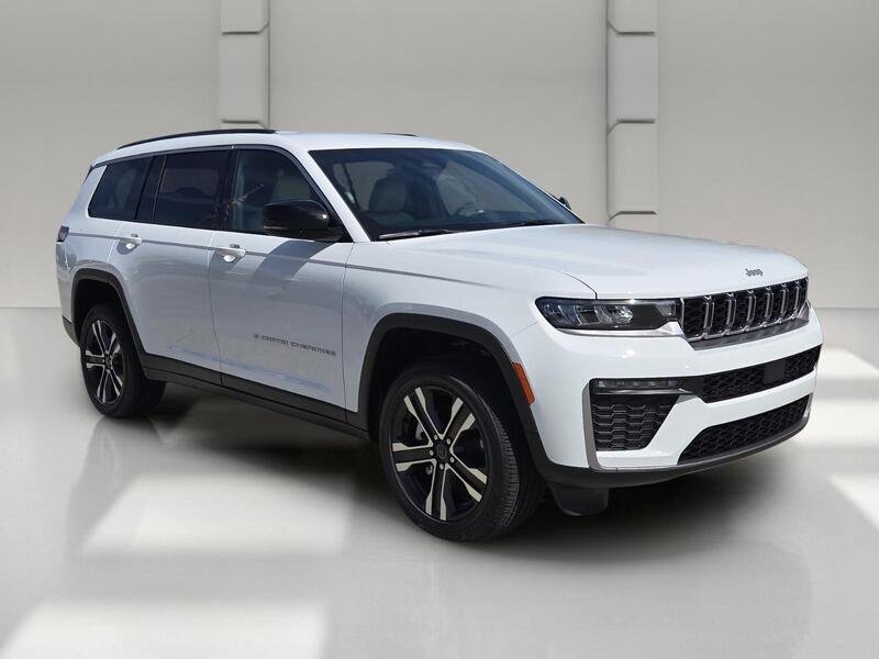 New 2027 Bright White Clearcoat Jeep LIMITED 4X2 image 7