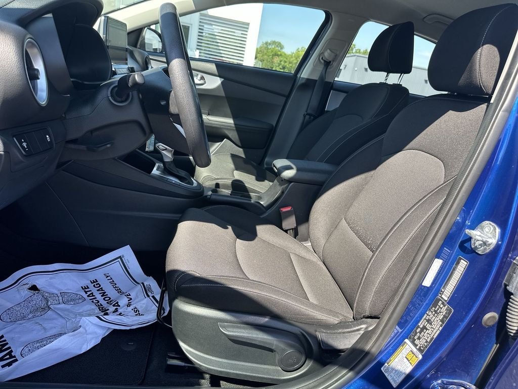 Used 2024 Blue Kia LXS image 17