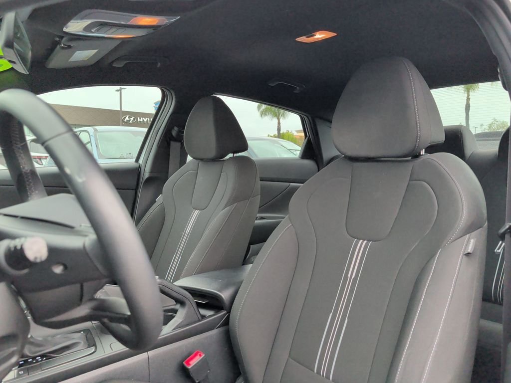 2025 Hyundai Elantra SEL - Photo 24