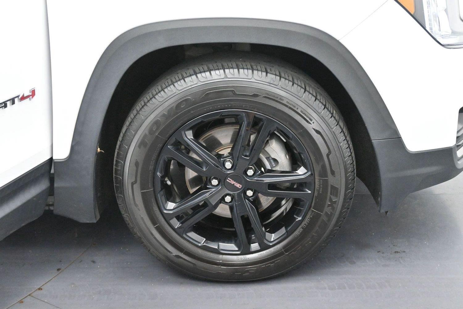 Used 2022 Summit White GMC AT4 image 38