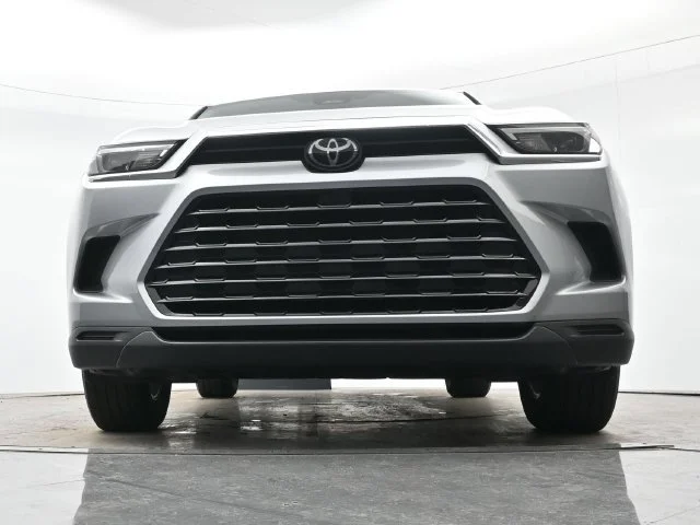 Used 2024 Celestial Silver Toyota XLE image 27