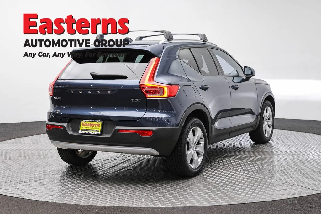 Used 2021 Gray Volvo Momentum image 5
