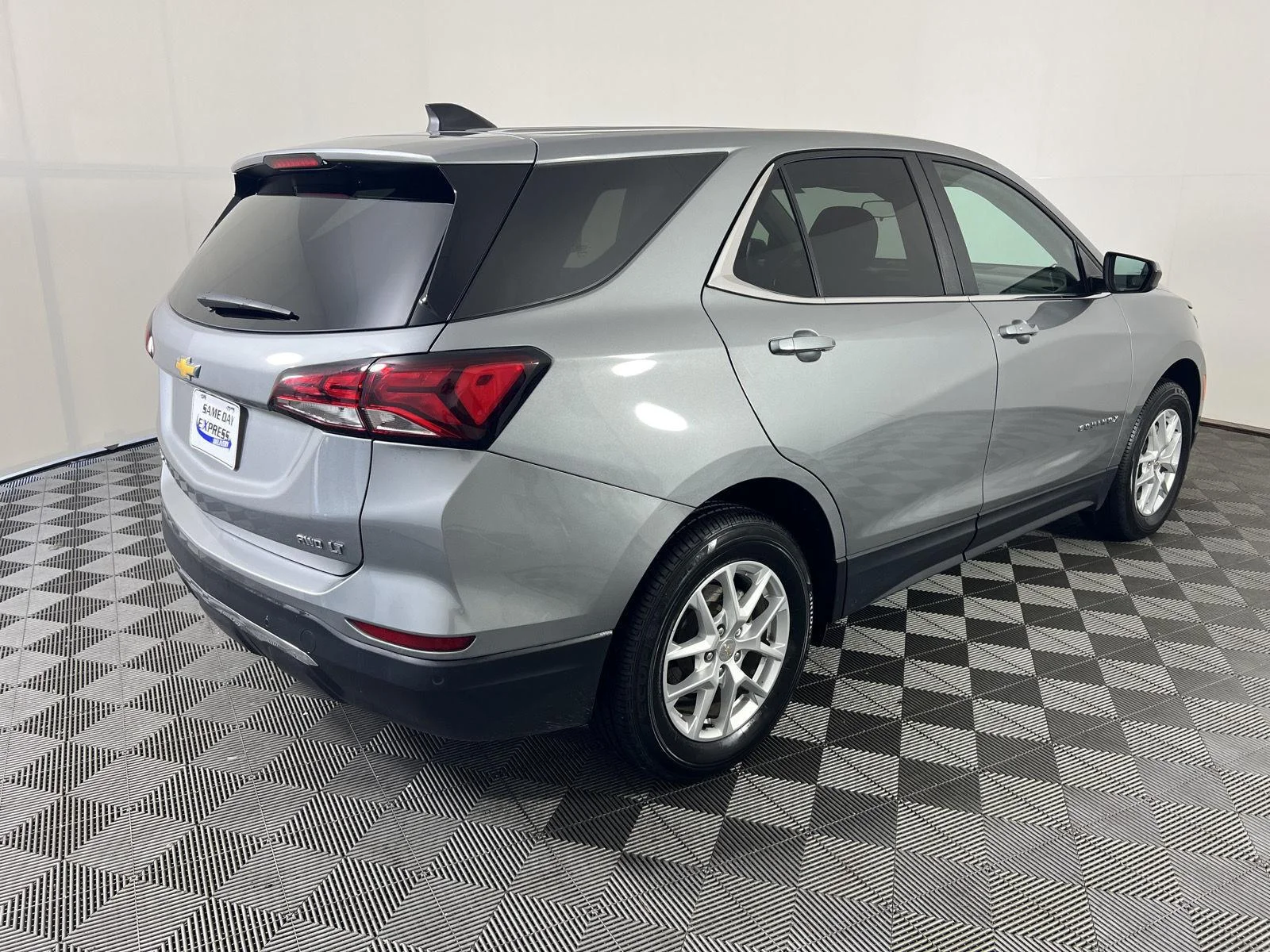 Used 2024 Sterling Gray Metallic Chevrolet LT image 26