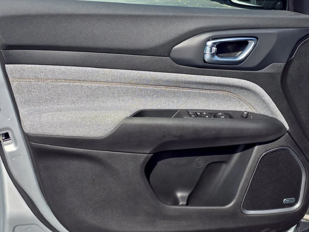 New 2026 Silver Jeep Latitude image 35
