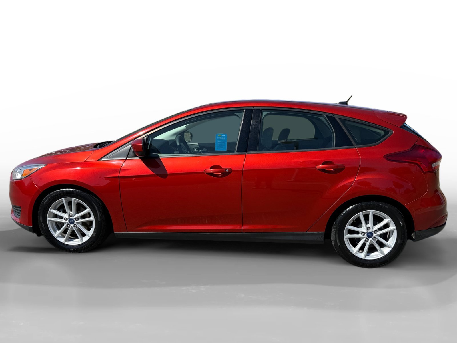 Used 2018 Chili Pepper Red Ford SE image 2