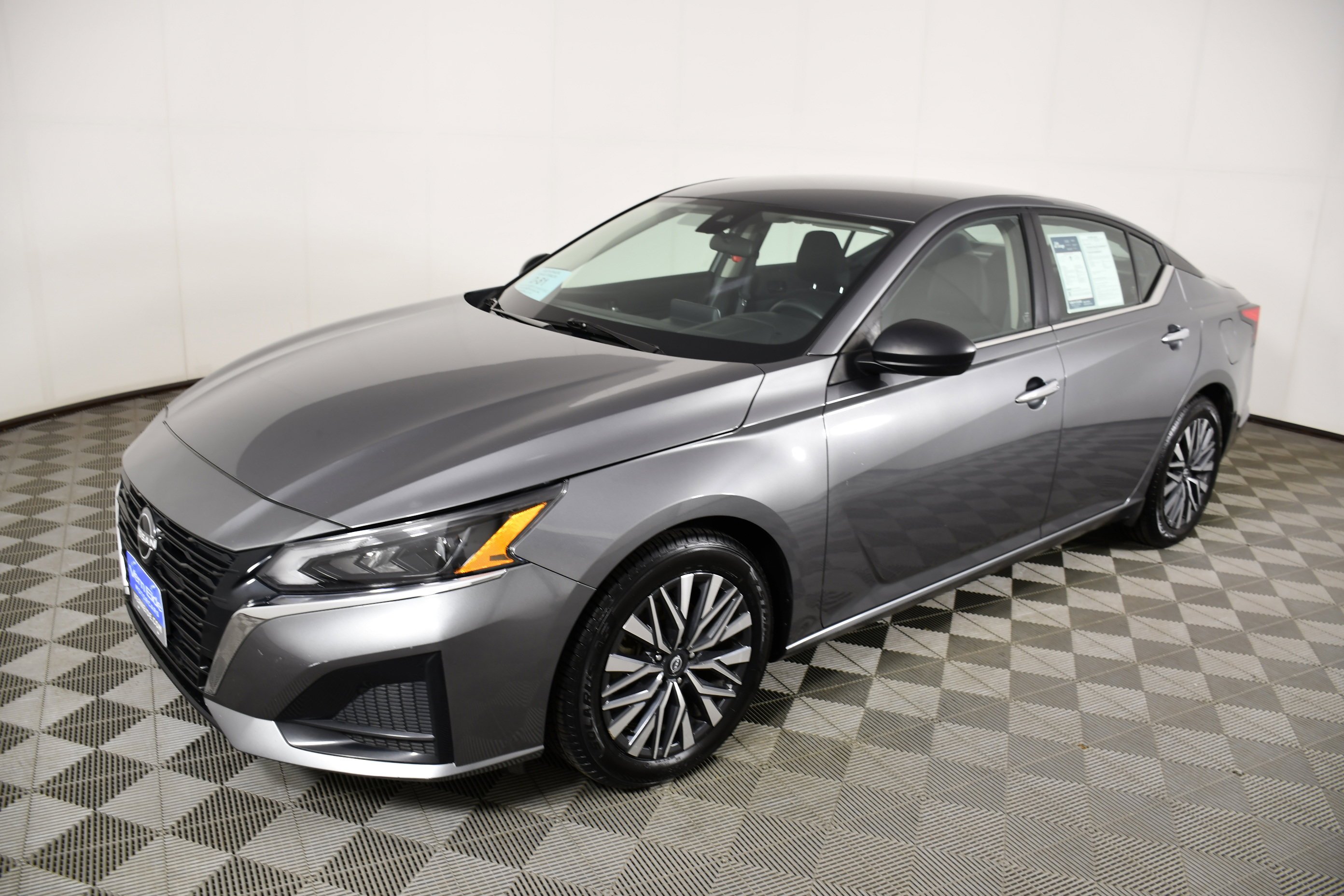 Used 2024 Gun Metallic Nissan 2.5 SV image 10
