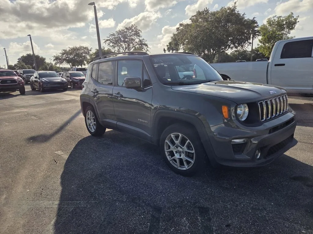 Used 2021 Sting-Gray Clearcoat Jeep Latitude image 2
