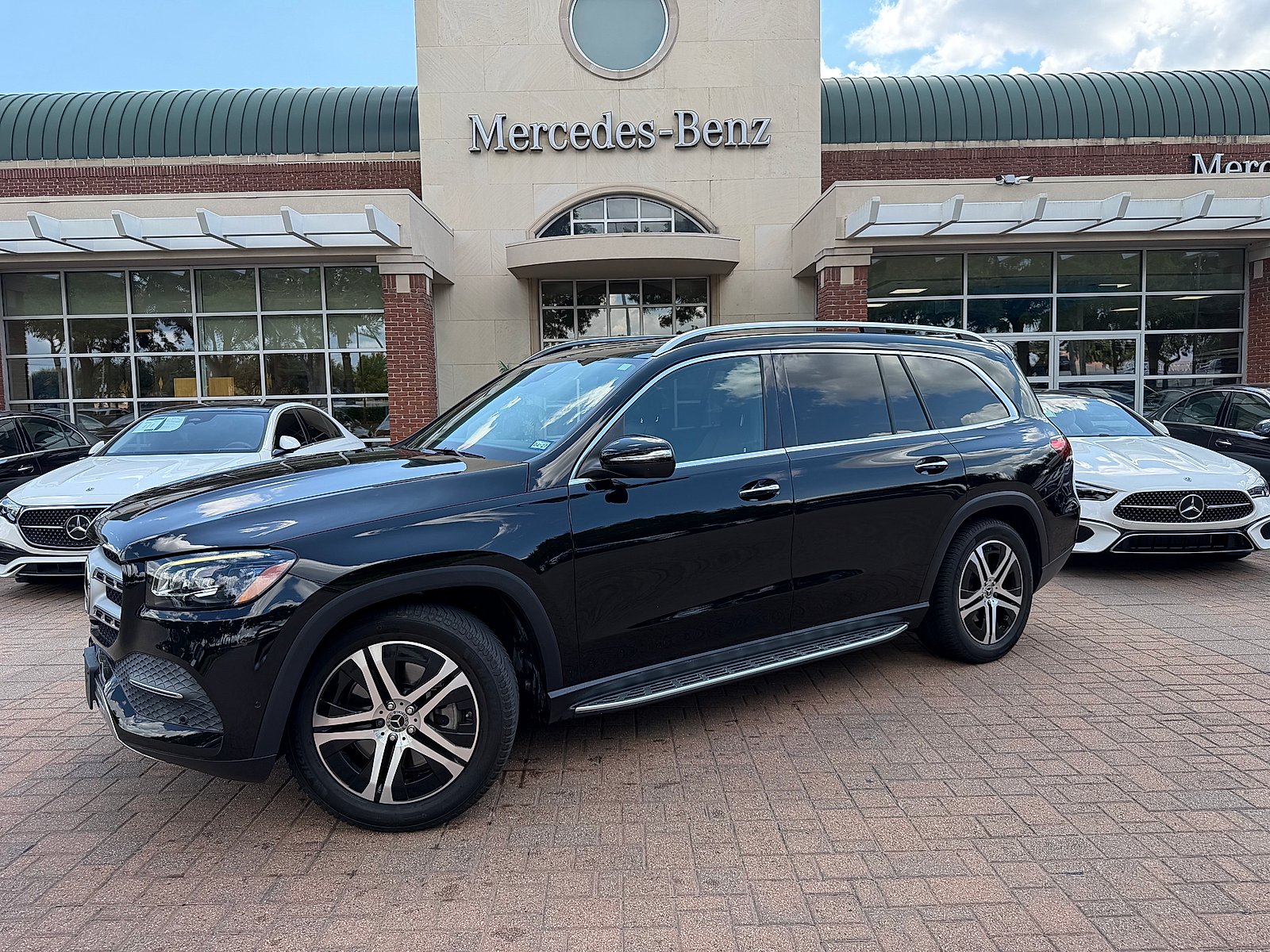 Used 2021 Black Mercedes-Benz 4MATIC® image 2