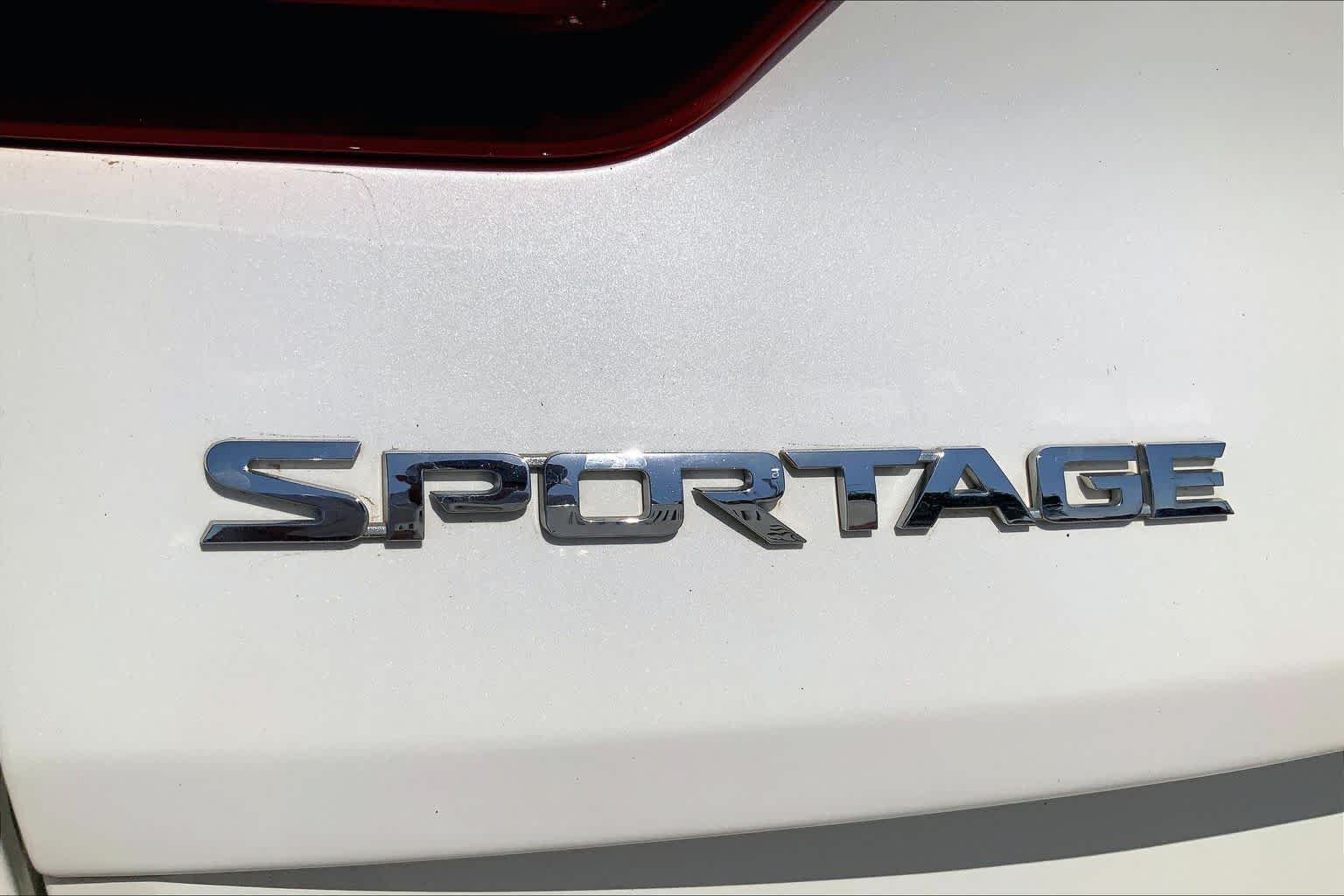 Used 2021 Snow White Pearl Kia LX image 9