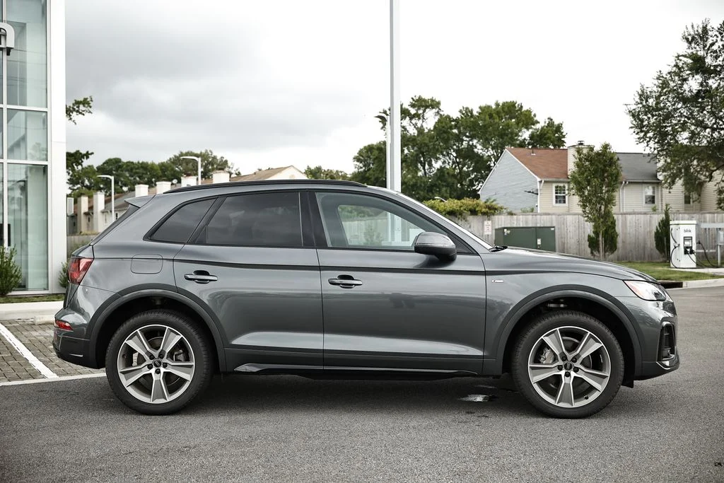 Used 2025 Tambora Gray Metallic Audi 2.0T Premium Plus image 3