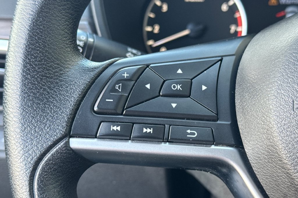 Used 2024 Silver Nissan 2.5 SV image 28