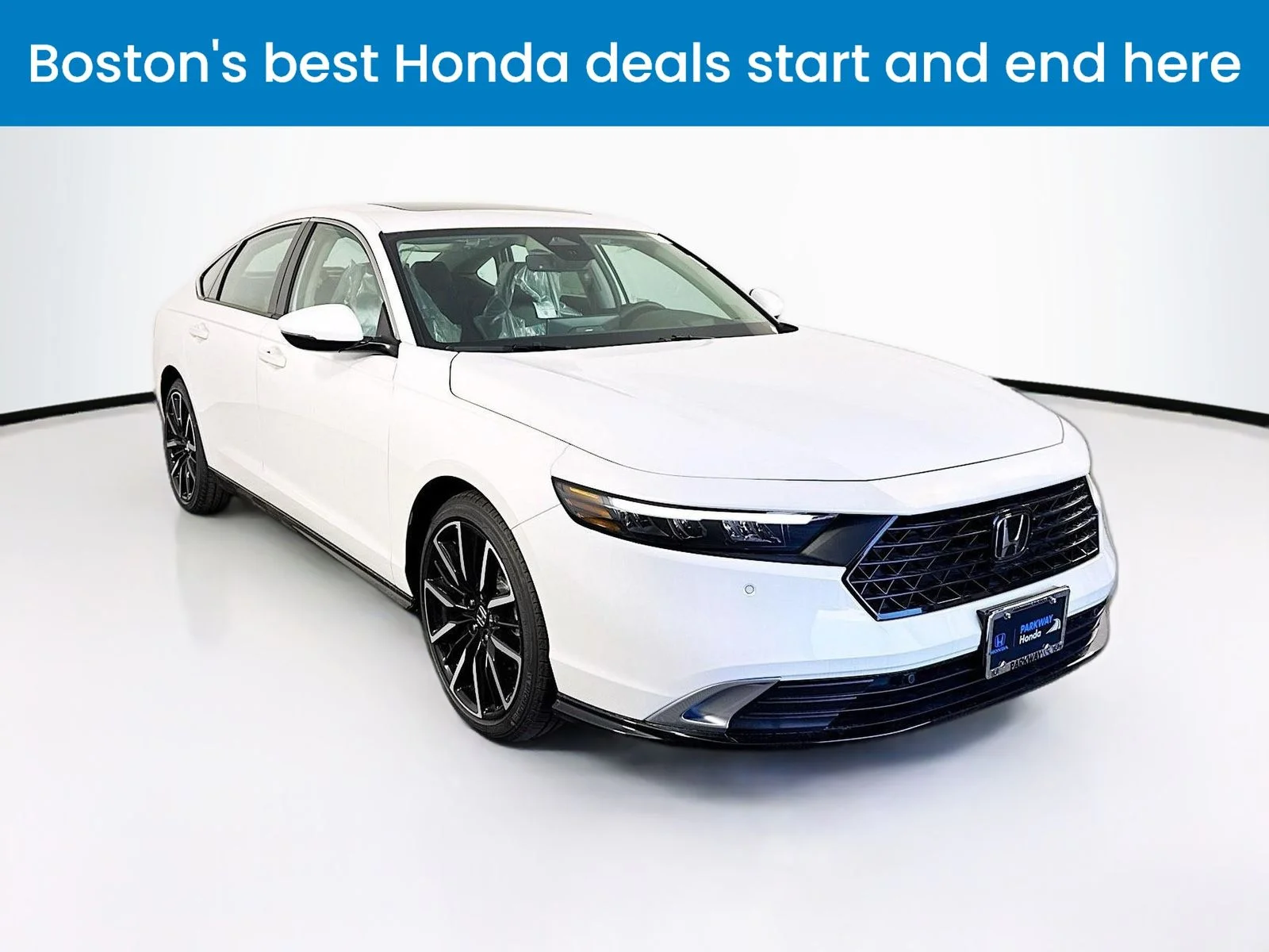 Used 2023 White Honda Touring image 1