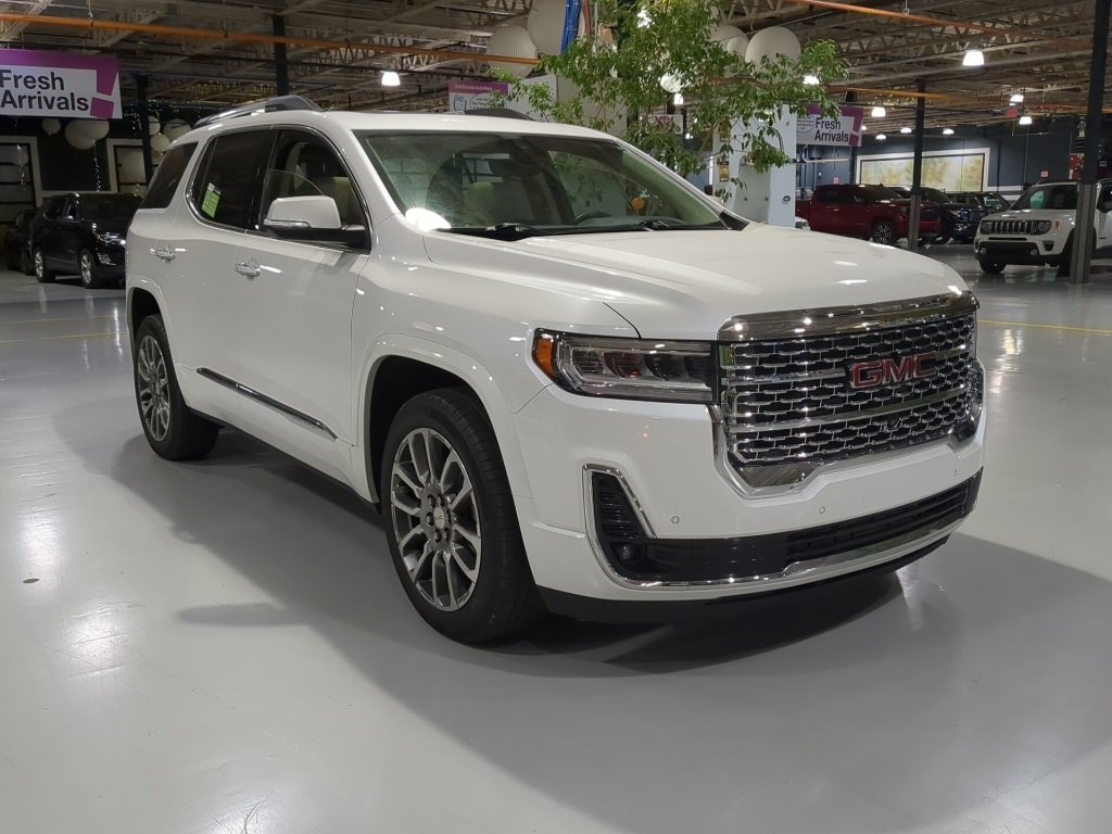 2023 Gmc Acadia Denali photo 3